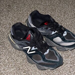 New Balance Men's Black and White Athletic Shoes